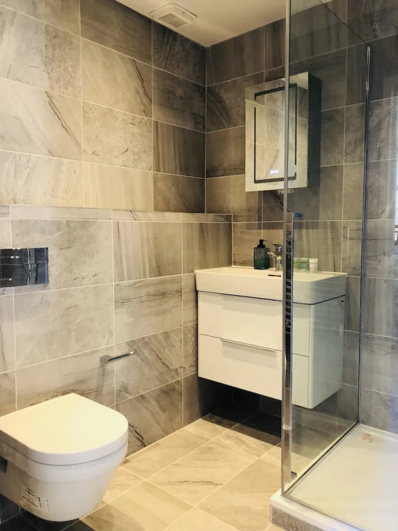 Spacious & Modern 2 Bed Apartment at Knightsbridge London