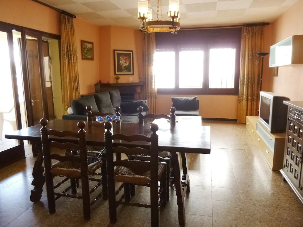 Spacious Holiday Home With Enclosed Garden in Empuriabrava