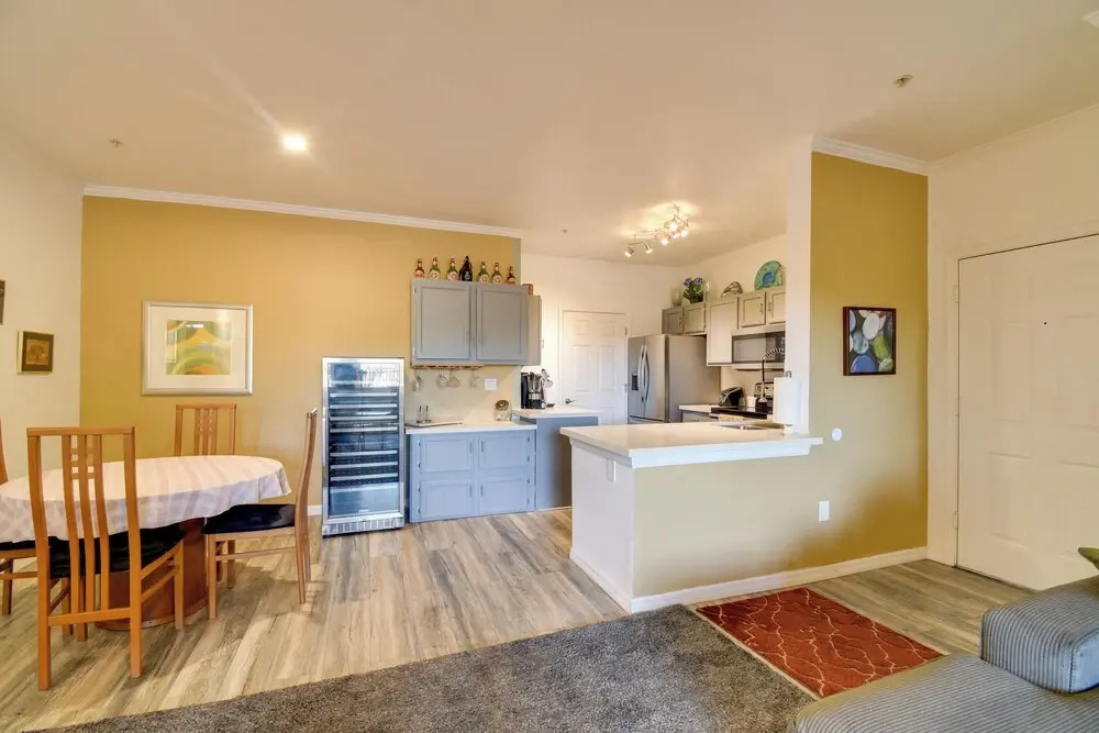 'red Rox' Phoenix Condo w/ Patio ~ 3 Mi to Airport