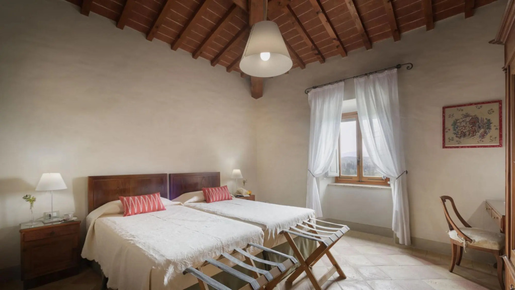 Luxury villa just 14 km from Florence. Sleeps 16 with hydromassage, sauna & gym!-Villa Il Forte