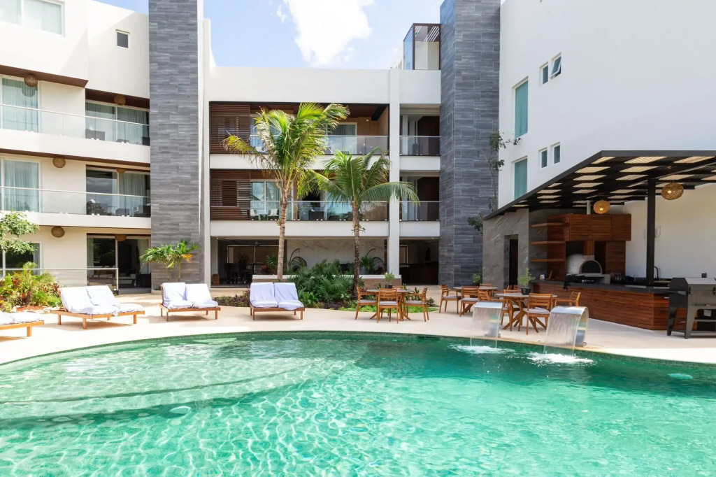 Solmare Apartments & Suites