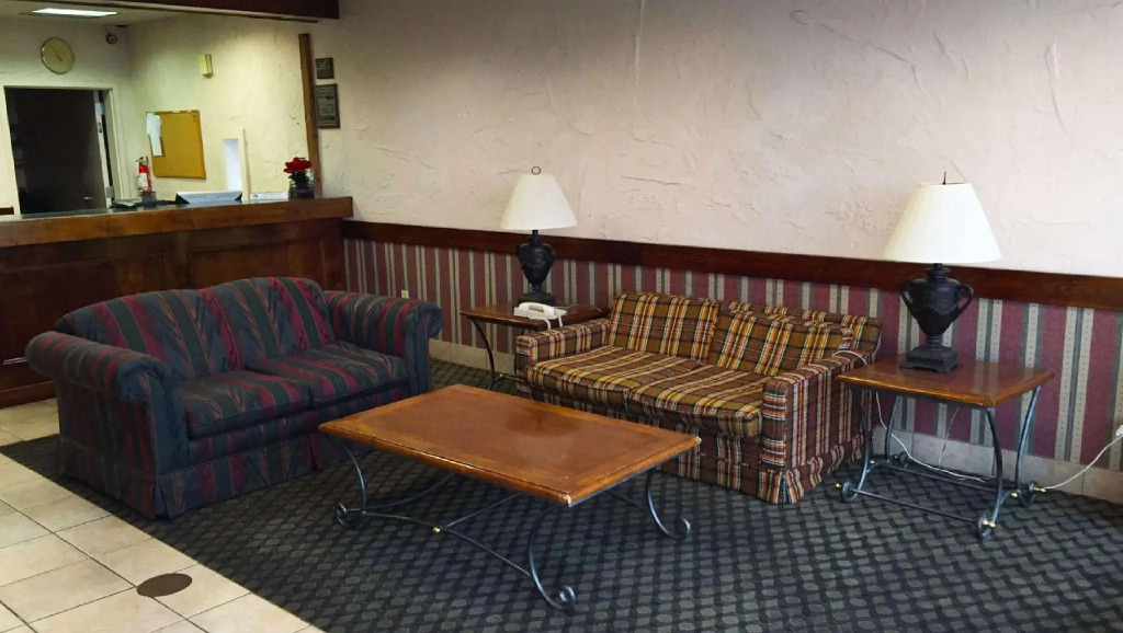 Magnuson Hotel Columbia