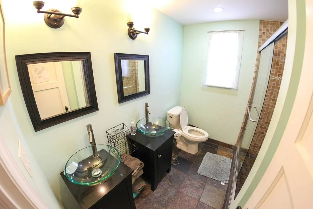 Beautiful Home Close To The Beach w Pool & Patio