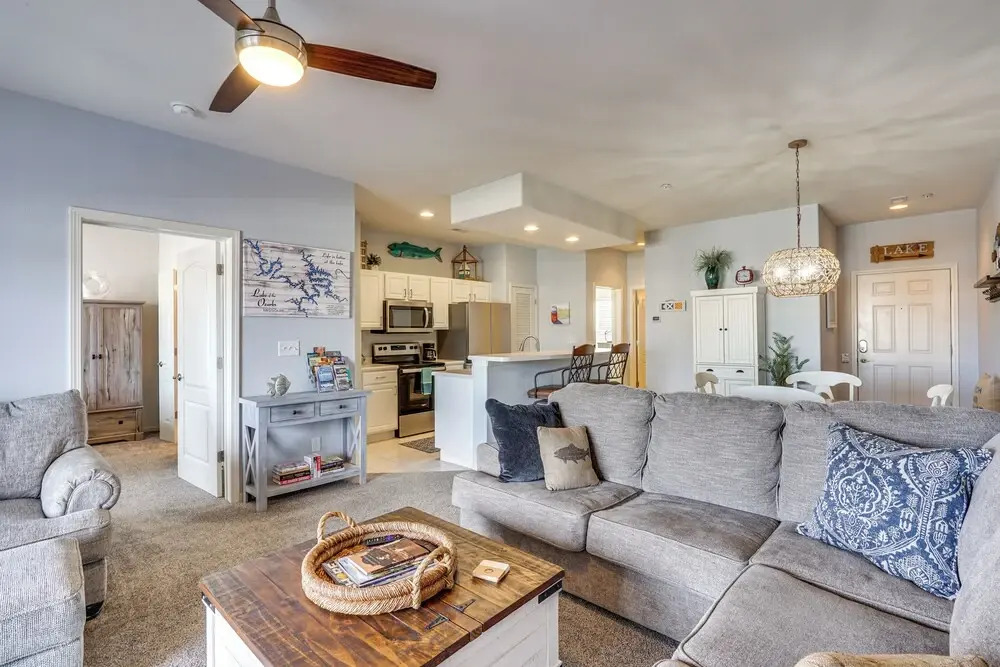 Lake Ozark Condo w/ Water Views & Pool Access!
