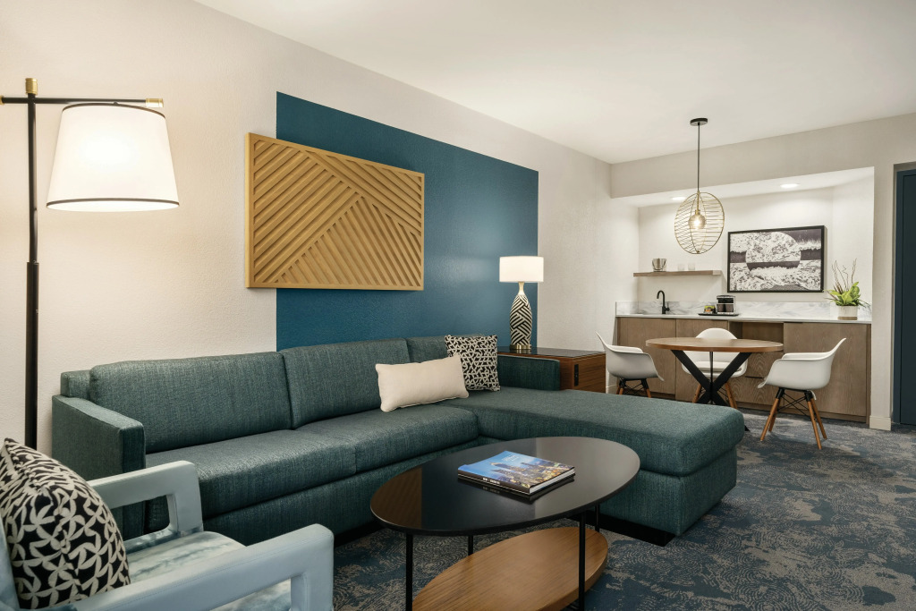 DoubleTree by Hilton Tampa Rocky Point Waterfront