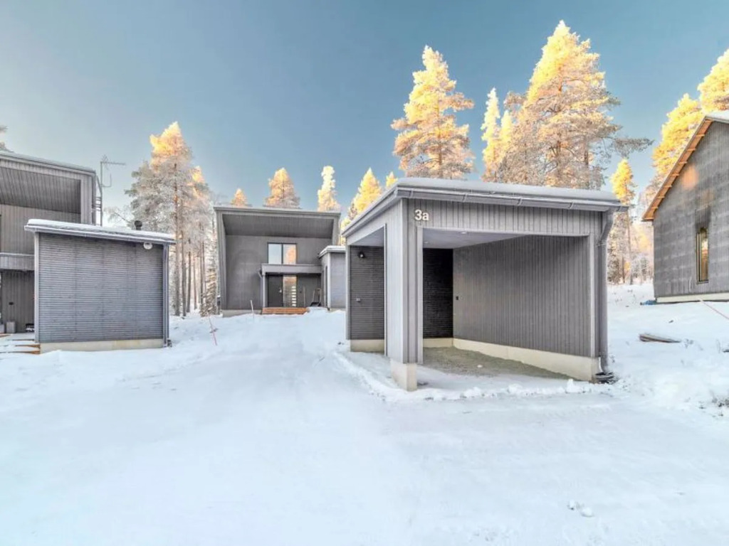 Villa Suunnikas by Hilla Villas