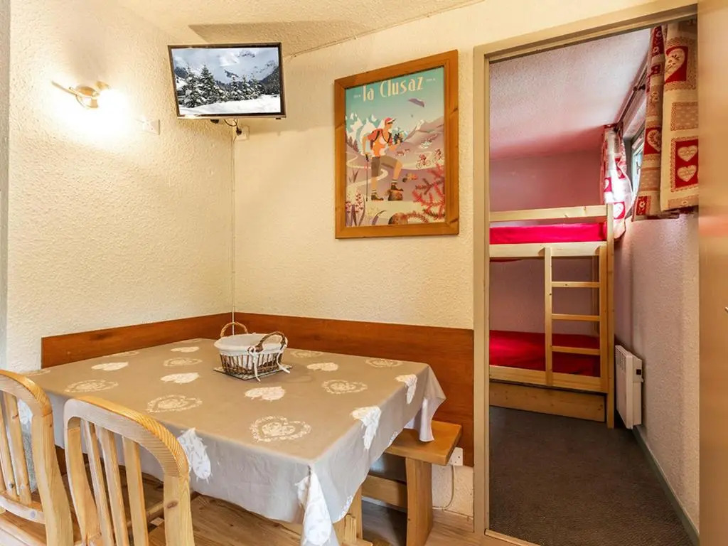 Appartement La Clusaz, 2 pièces, 4 personnes - FR-1-437-14