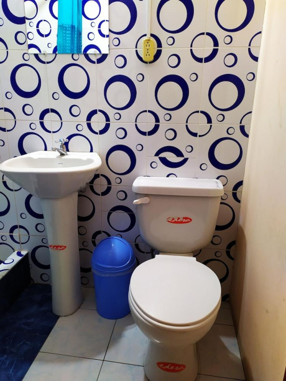 Hostal Latitud Ecuem