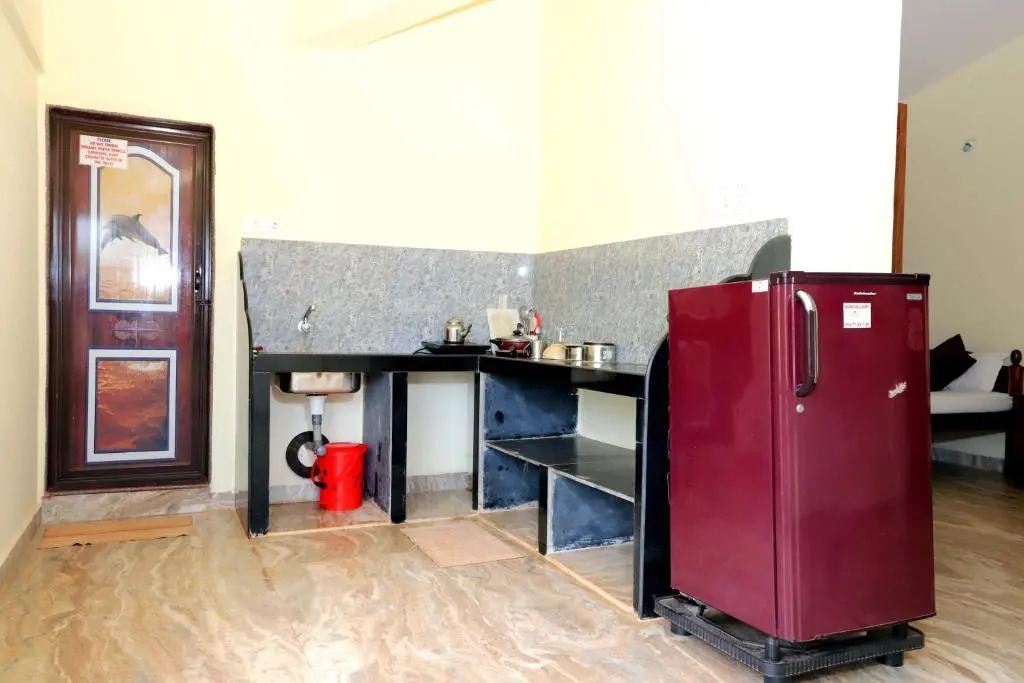 Morjim Sunset Hotel - 300 Meter to Morjim Beach with Pool & Kitchen Apartments