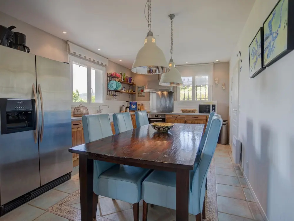 Stylish Family Villa in Felines
