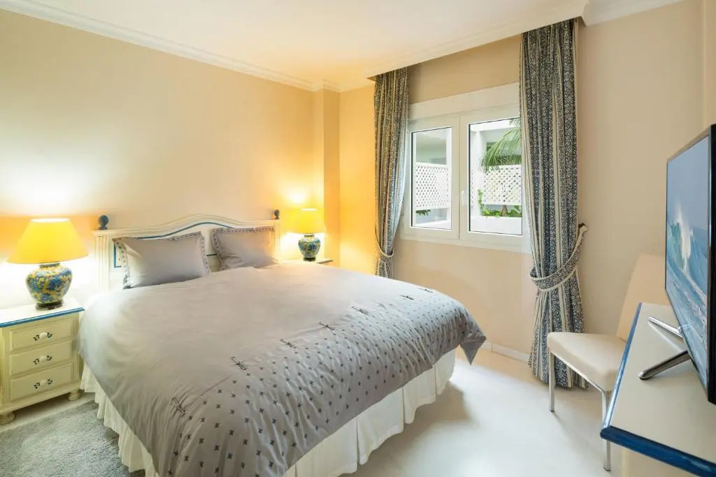 Luxury 5* 3 beds apartment in Playas del Duque, Puerto Banus Marbella
