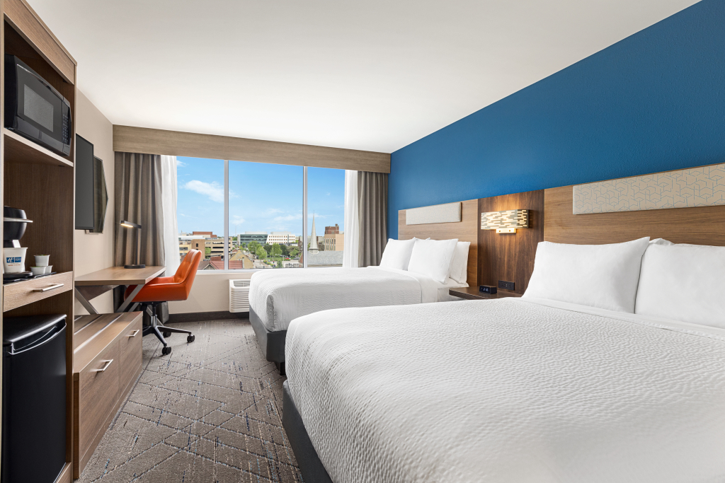 Holiday Inn Express & Suites Evansville Downtown