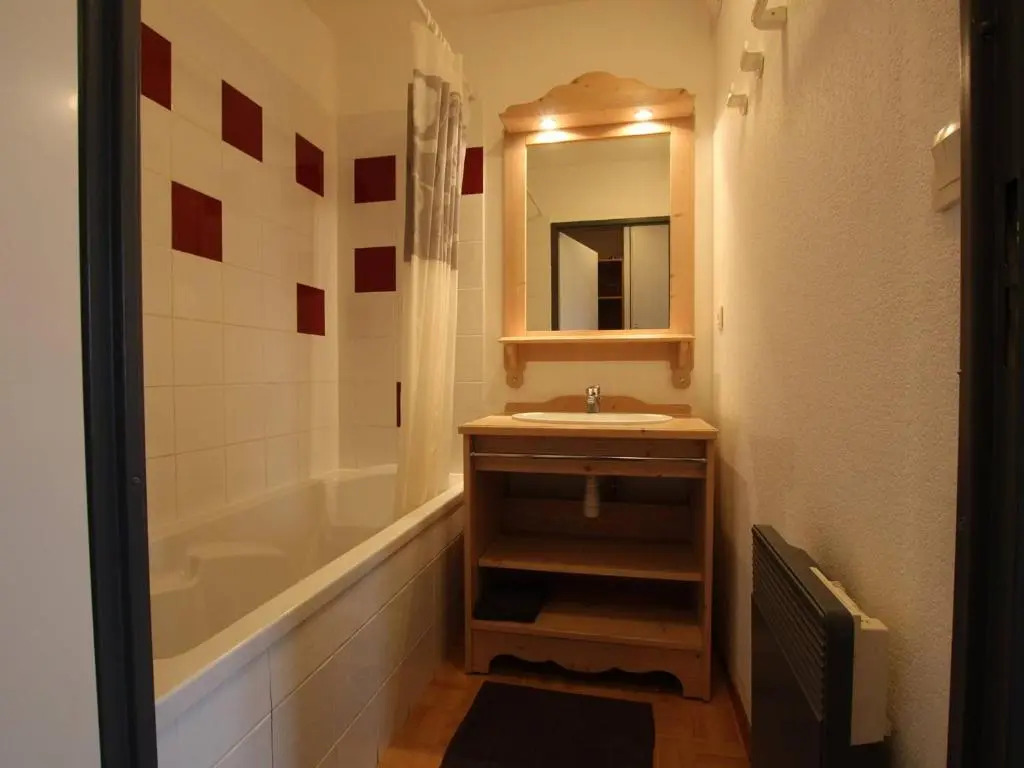 Appartement Puy-Saint-Vincent, 2 pièces, 6 personnes - FR-1-330G-76