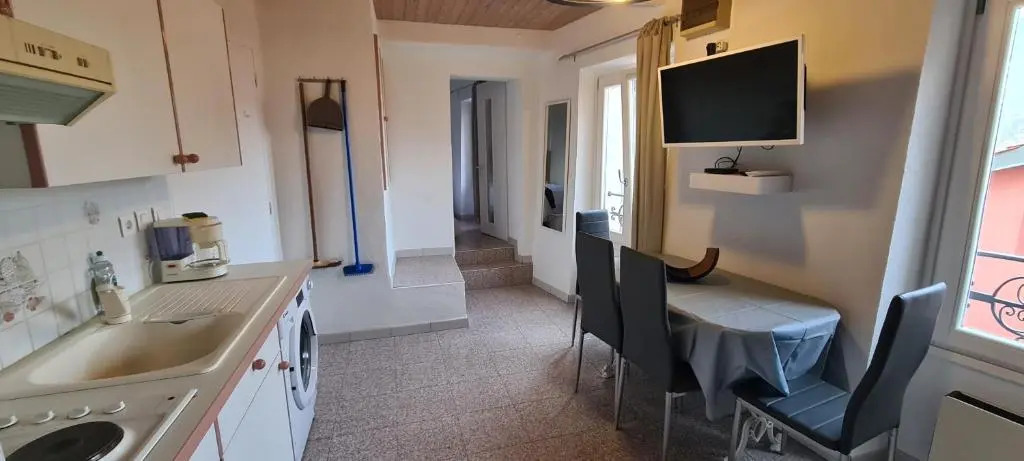 Rue du Vieux Château - Beau F2 avec Vue Mer Exceptionnelle - Refait a neuf