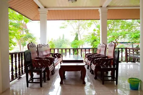 Dok Ban Hotel