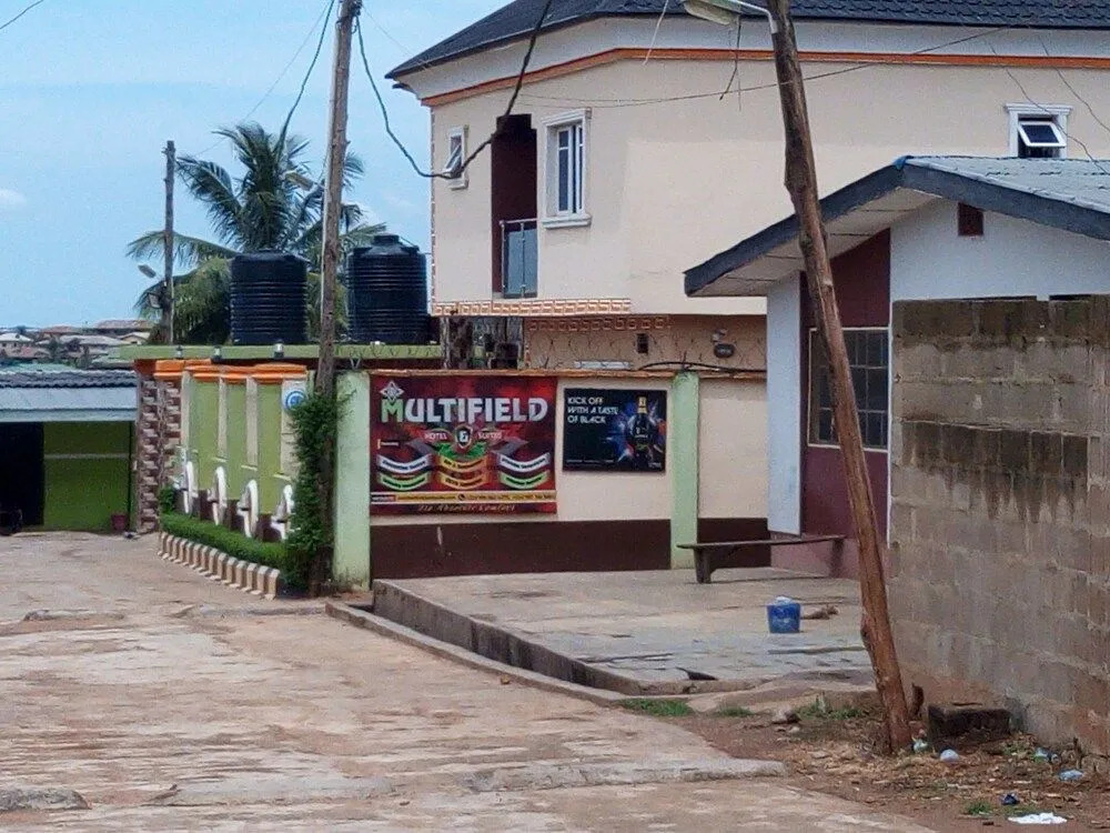 Multifield Hotel & Suites