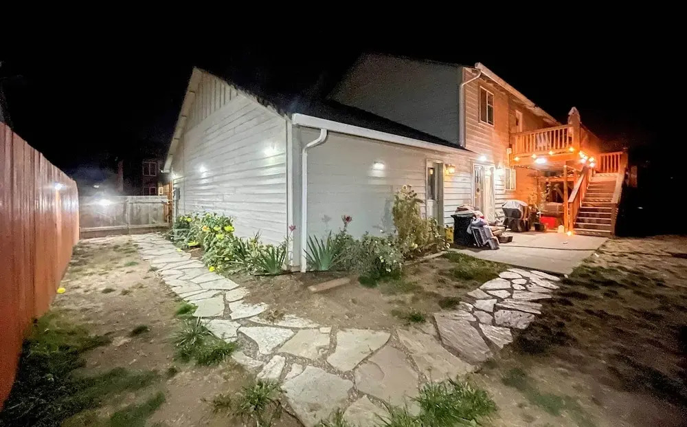 4 Mi to UO! Convenient Springfield Apt w/ Deck