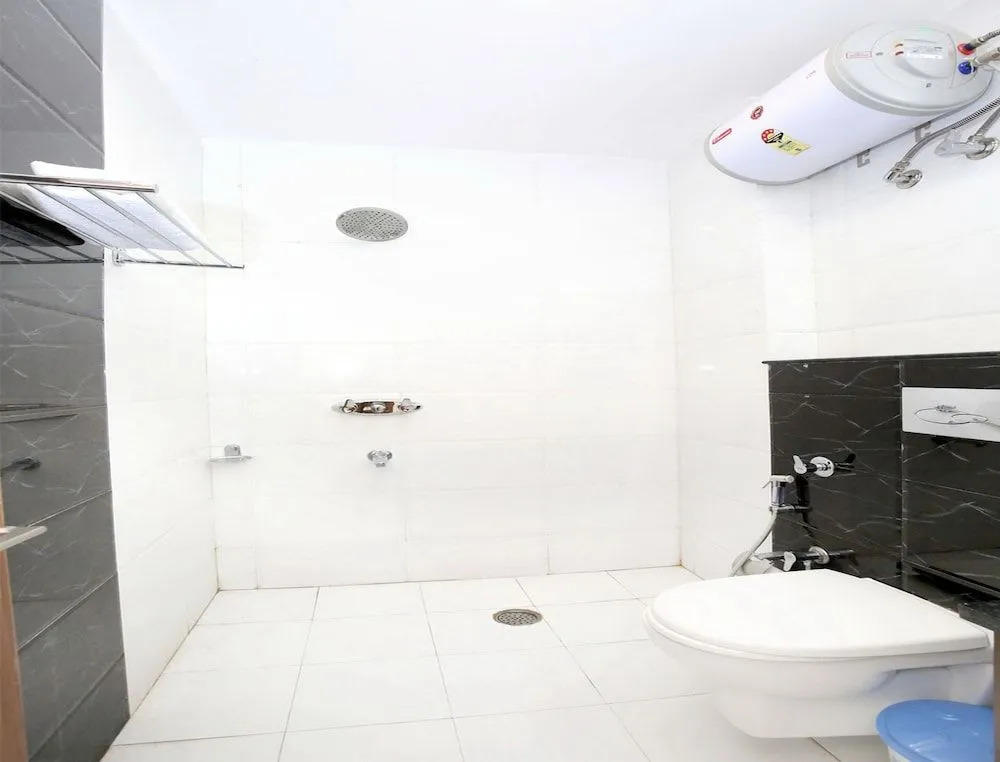 OYO 8954 Hotel Joy