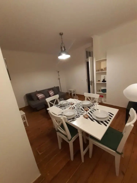 Amazing Apartment with Balcony Castle