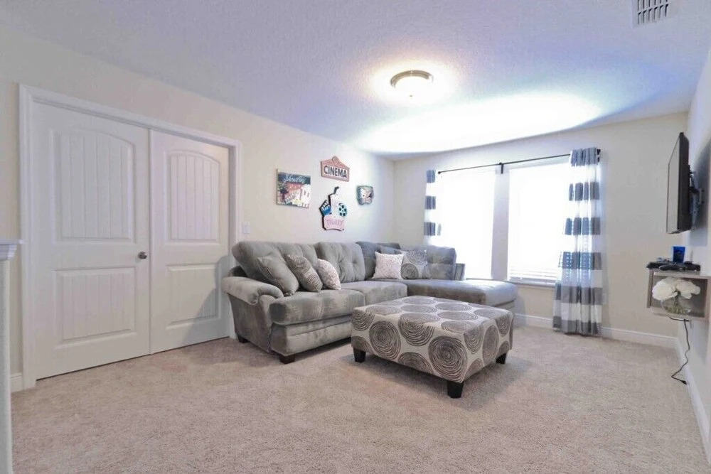5361 Oakbourne Avenue 6 Bedroom Home