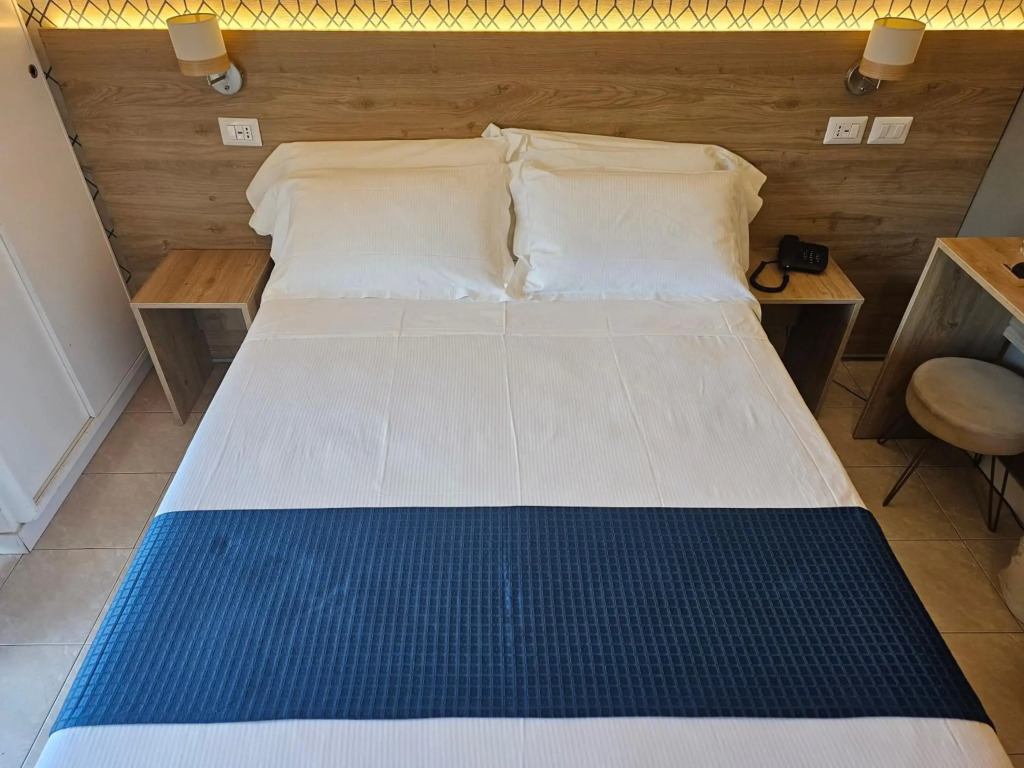 Hotel Pacific