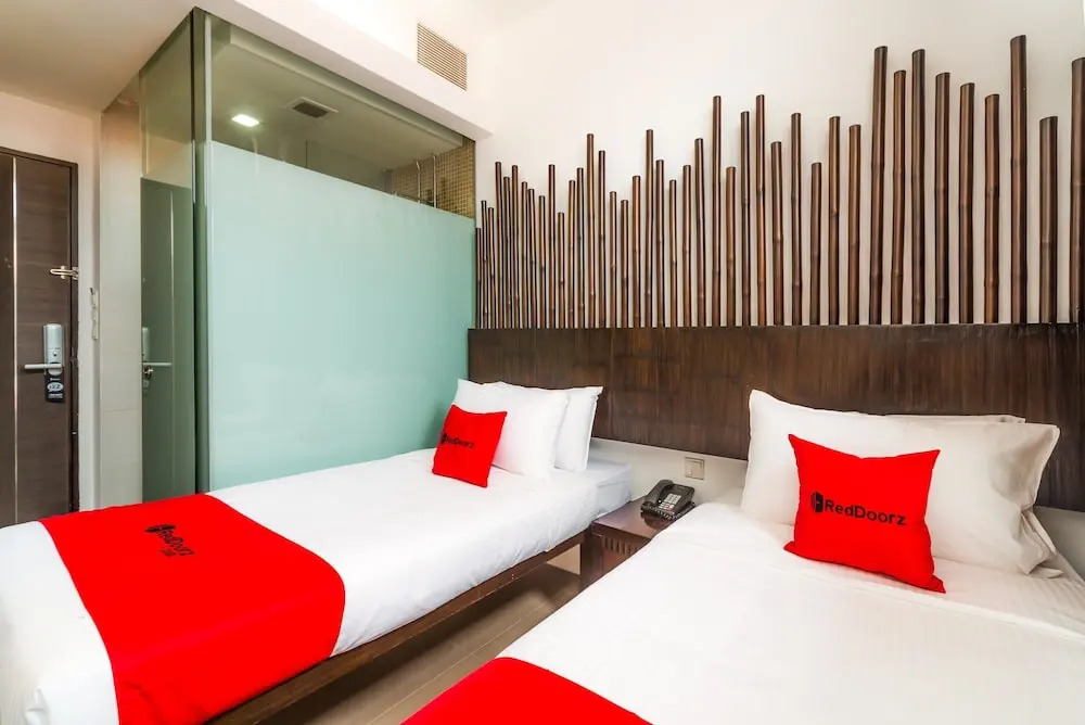 RedDoorz Premium @ Serangoon (SG Clean, Staycation Approved)