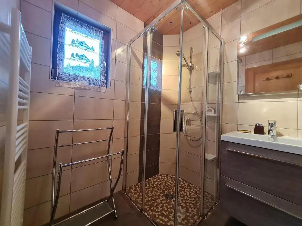 Chalet chaleureux face aux pistes, proche Gérardmer, idéal pour famille, balcon et terrasse - FR-1-589-182