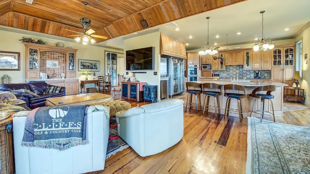 Relax And Enjoy This Idyllic Mull Cottage - Just Steps To The Beach! 6 Bedroom Home by Peace Vacations