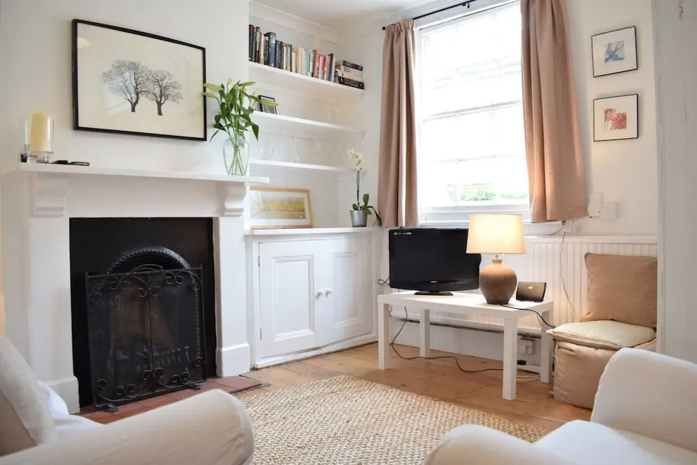 Beautiful 3 Bedroom House Close to City Centre