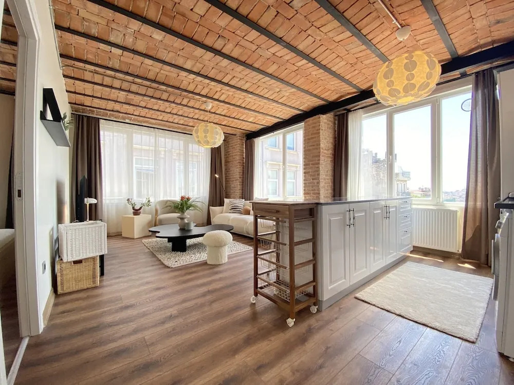 Flat w City View Near Galata Tower in Istiklal Ave