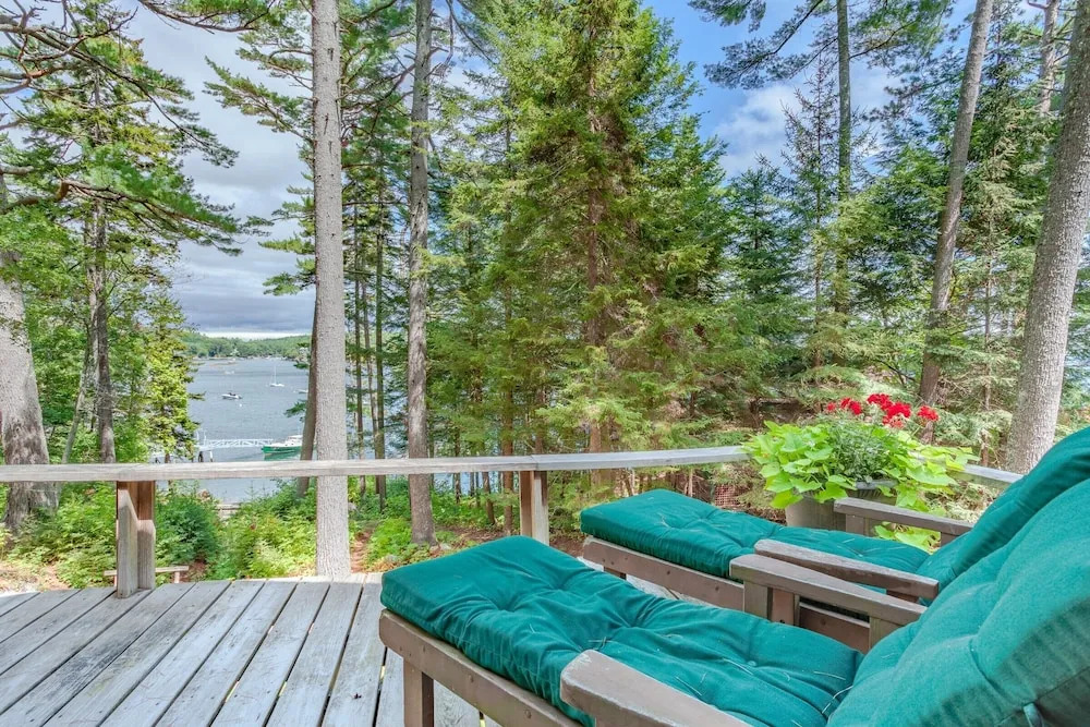 Chic Boothbay Harbor Studio Cabin by RedAwning
