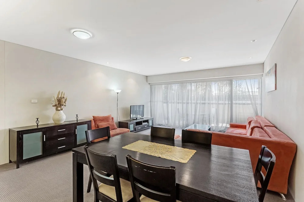 Cote D'Azur, Unit 40/61 Donald Street
