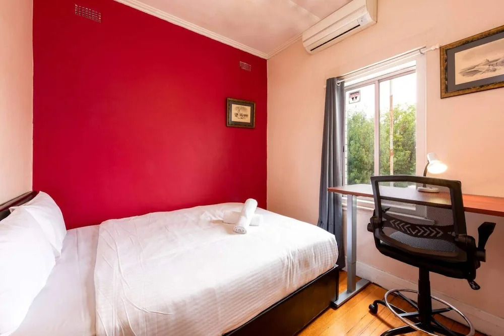 3 Bedroom Unit in the Heart of Beautiful Northcote