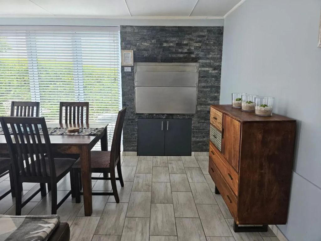 21 Manor Kingswood