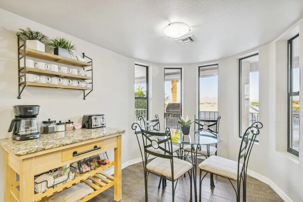 1 Mi to Beach: Lake Havasu Oasis w/ Lake View