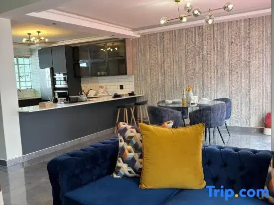 Luxurious Messe Luxe 4-bed Apartment CBD