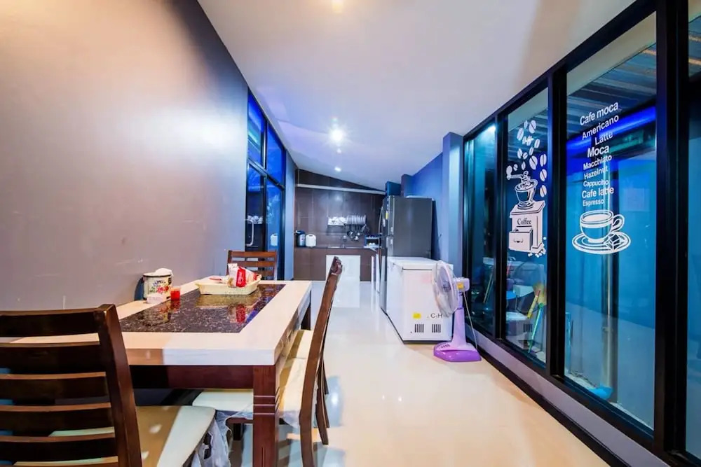 Grand Prix Pool Villa