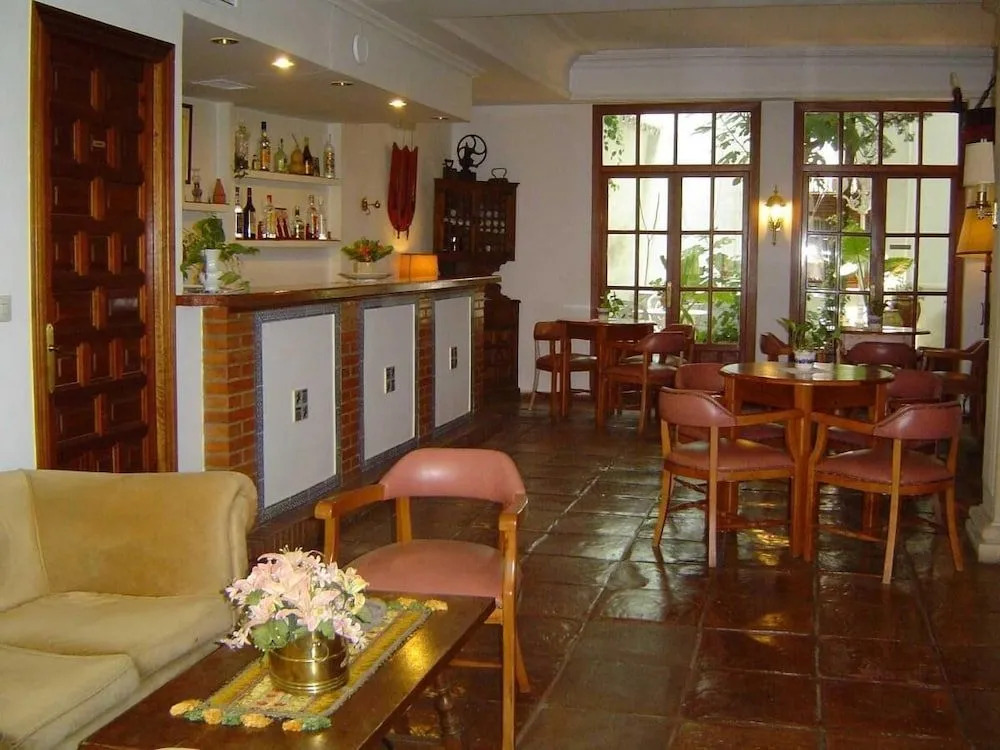 Hotel Albucasis