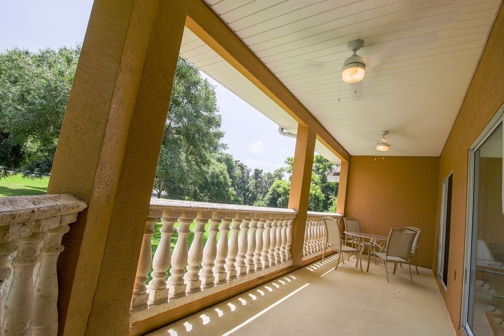 Executive Two Bedroom 203 Apts