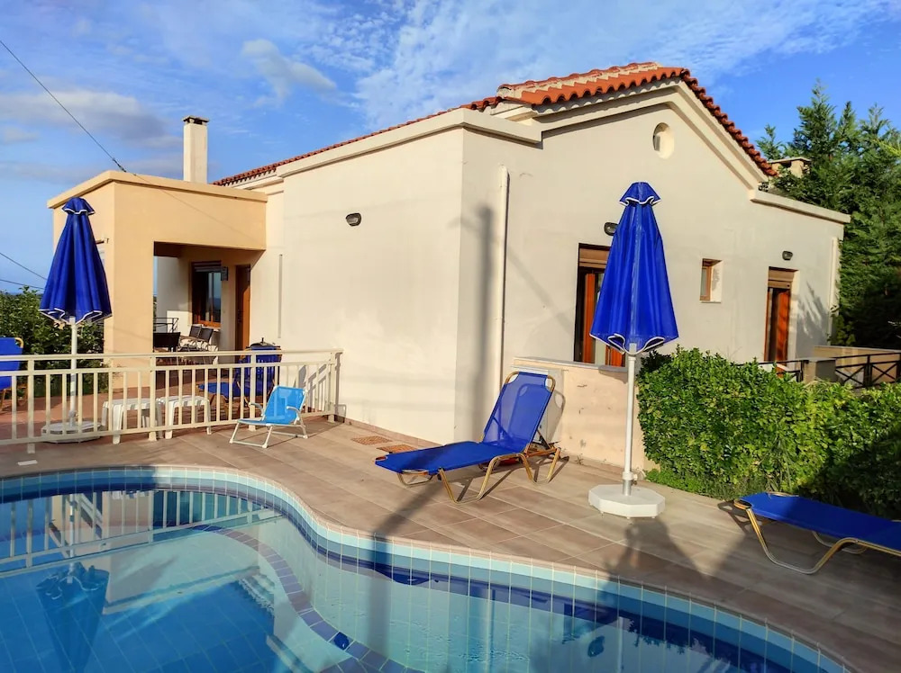 Villa Stefanos, Sea View, Private Pool, Near Sea