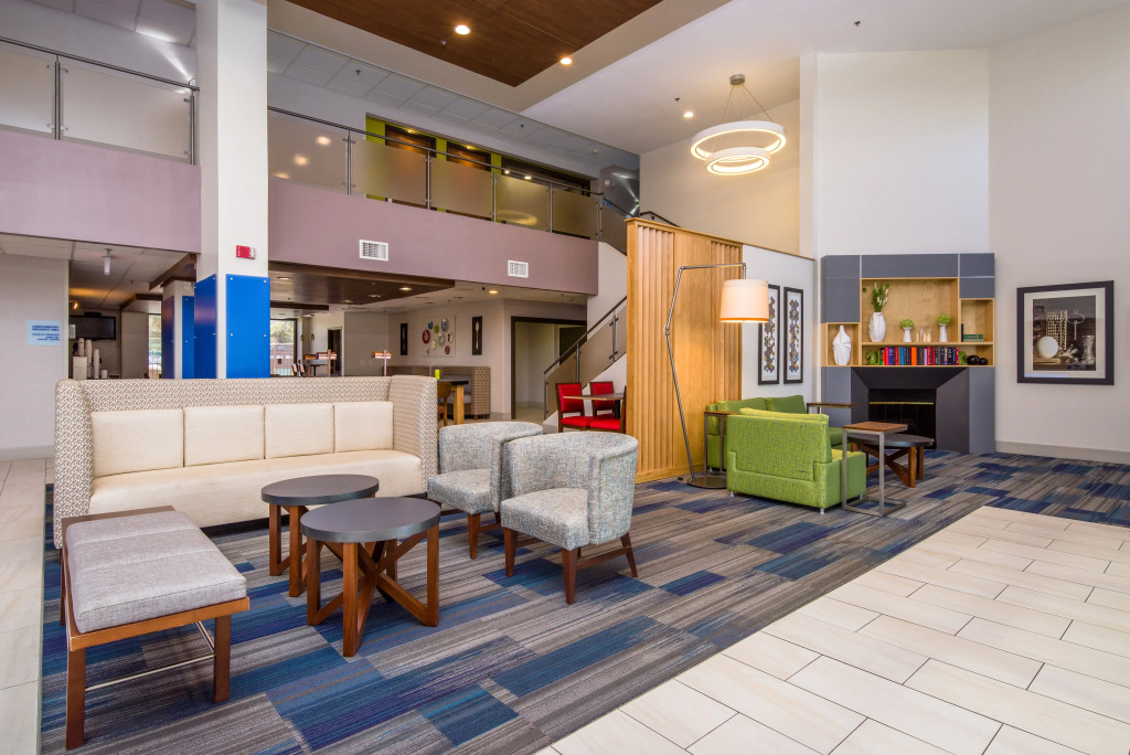 Holiday Inn Express Phoenix-Airport/University Drive by IHG