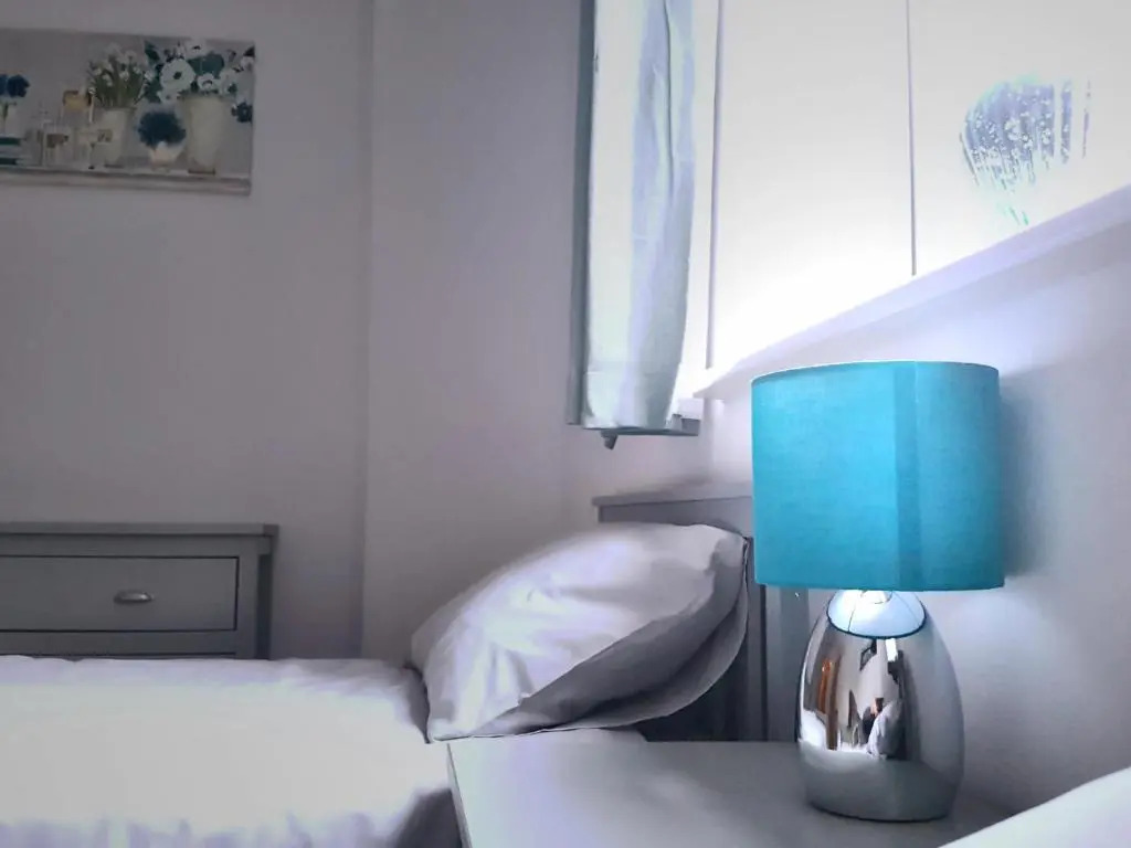 3 Bed Luxury Town Center Apartment with 50 inch 4K TV (Netflix & NowTV Ent. Pass)