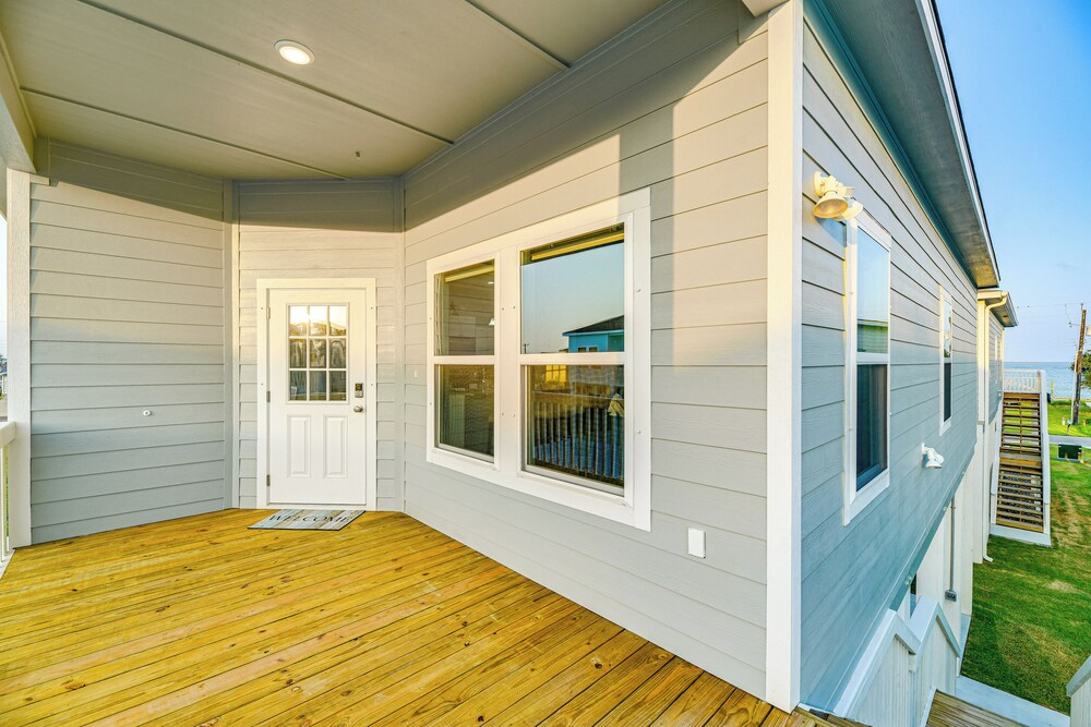 Bright Rockport Vacation Rental w/ Community Pool!