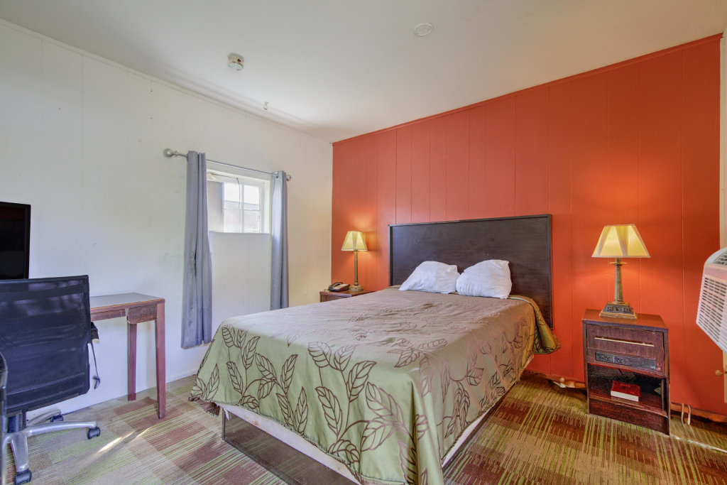 OYO Palm Leaf Motel