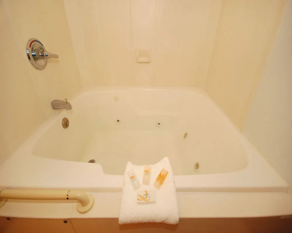 Quality Inn & Suites Waterloo-Ia (us)