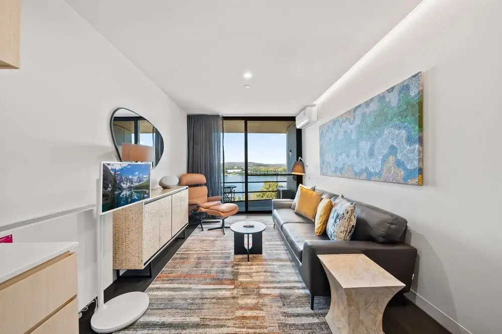 Stylish Studio in Acton With Stunning Water Views