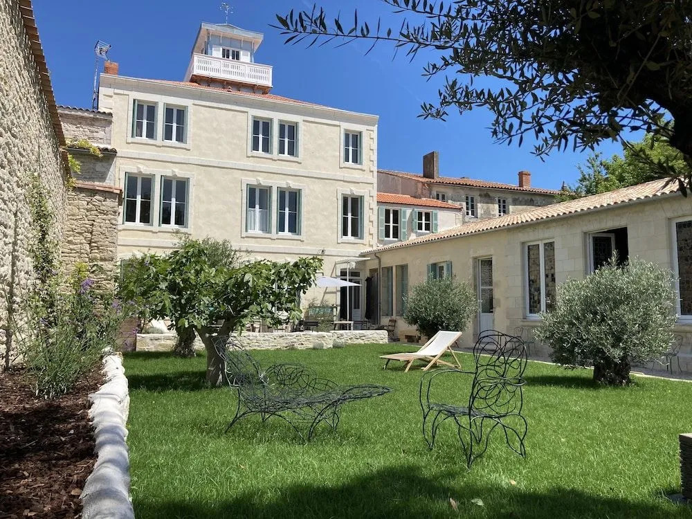 LE LANTERNON
