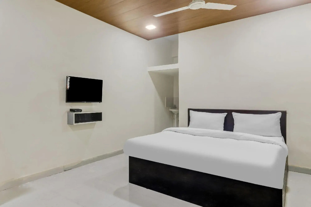 OYO 86527 Hotel Vijay Residency