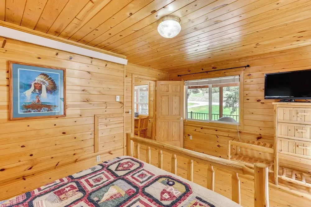 Pets Welcome: Cozy Cabin w/ Deck in Deadwood!