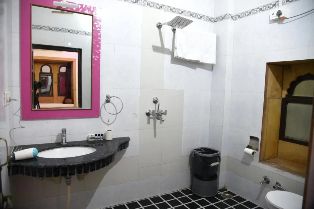 Hotel Marina Mahal with Swimming Pool